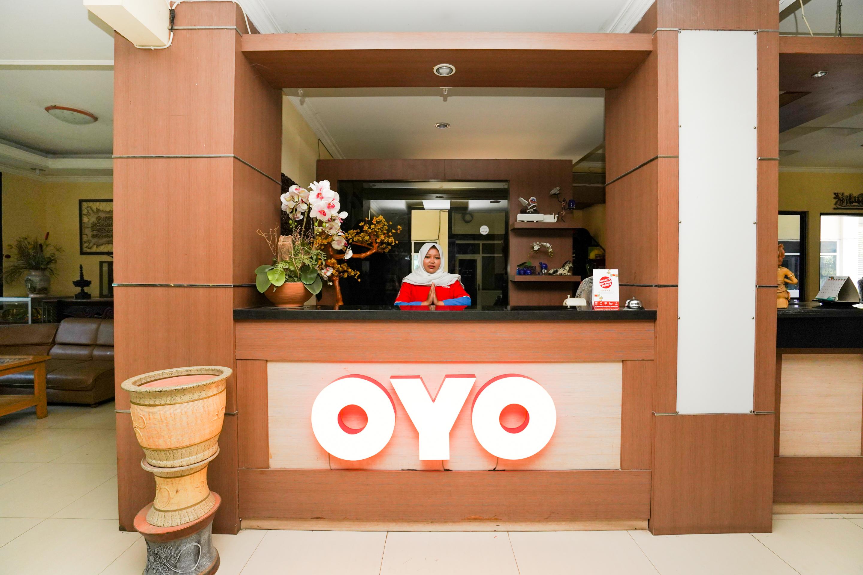 Oyo 1652 Hotel Tampiarto Проболинго Экстерьер фото